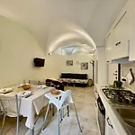 Апартаменты 100m Dal Mare Nel Cuore Del Paese -centrostorico *