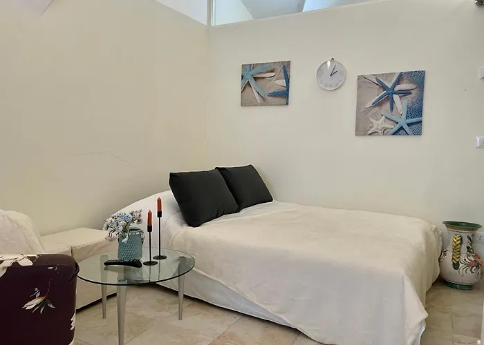 Appartamento 100m Dal Mare Nel Cuore Del Paese -centrostorico Pietra Ligure